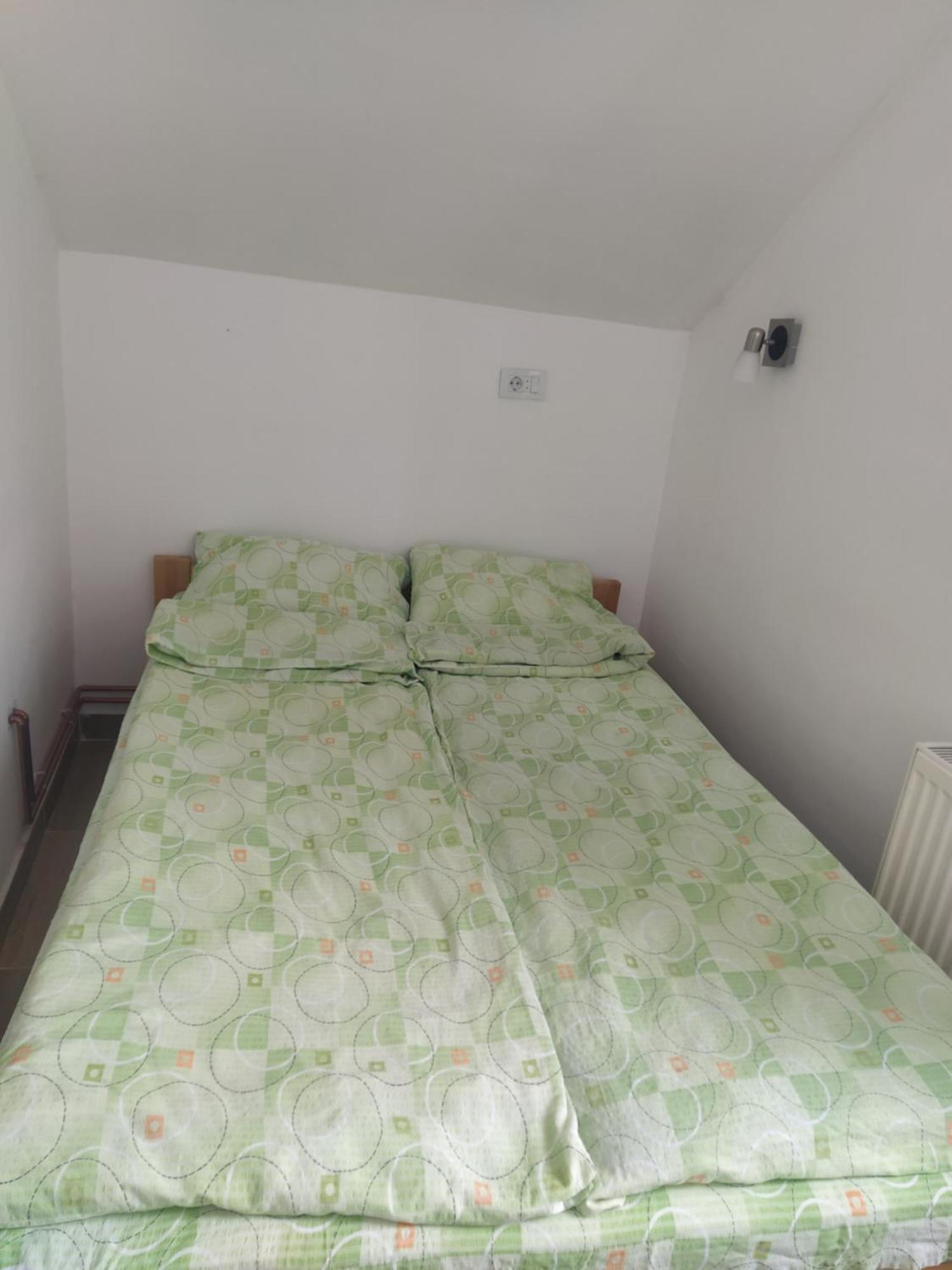 Domacinstvo Kod Gere Bed and Breakfast Crni Vrh Habitación foto