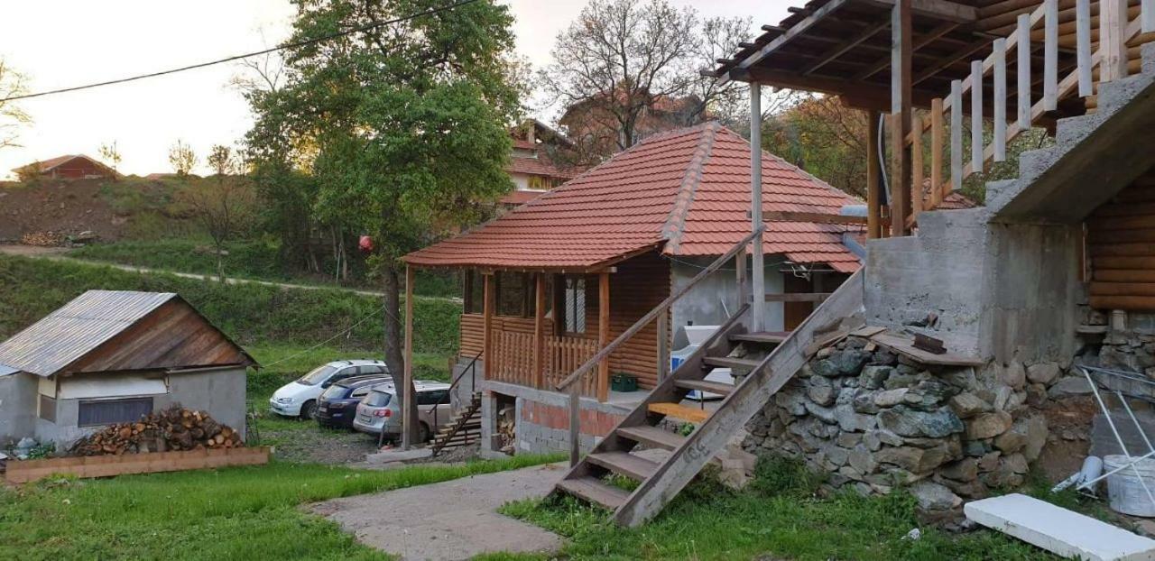 Domacinstvo Kod Gere Bed and Breakfast Crni Vrh Exterior foto