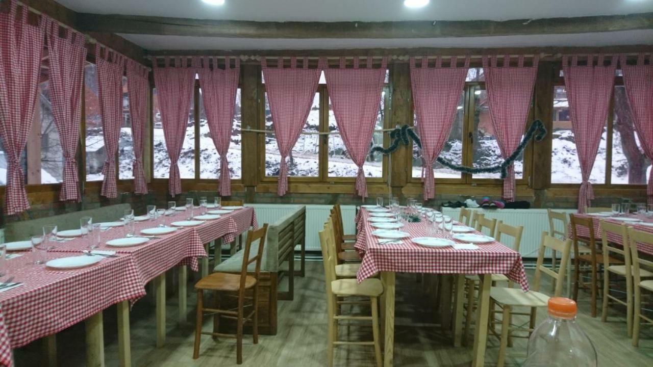 Domacinstvo Kod Gere Bed and Breakfast Crni Vrh Exterior foto